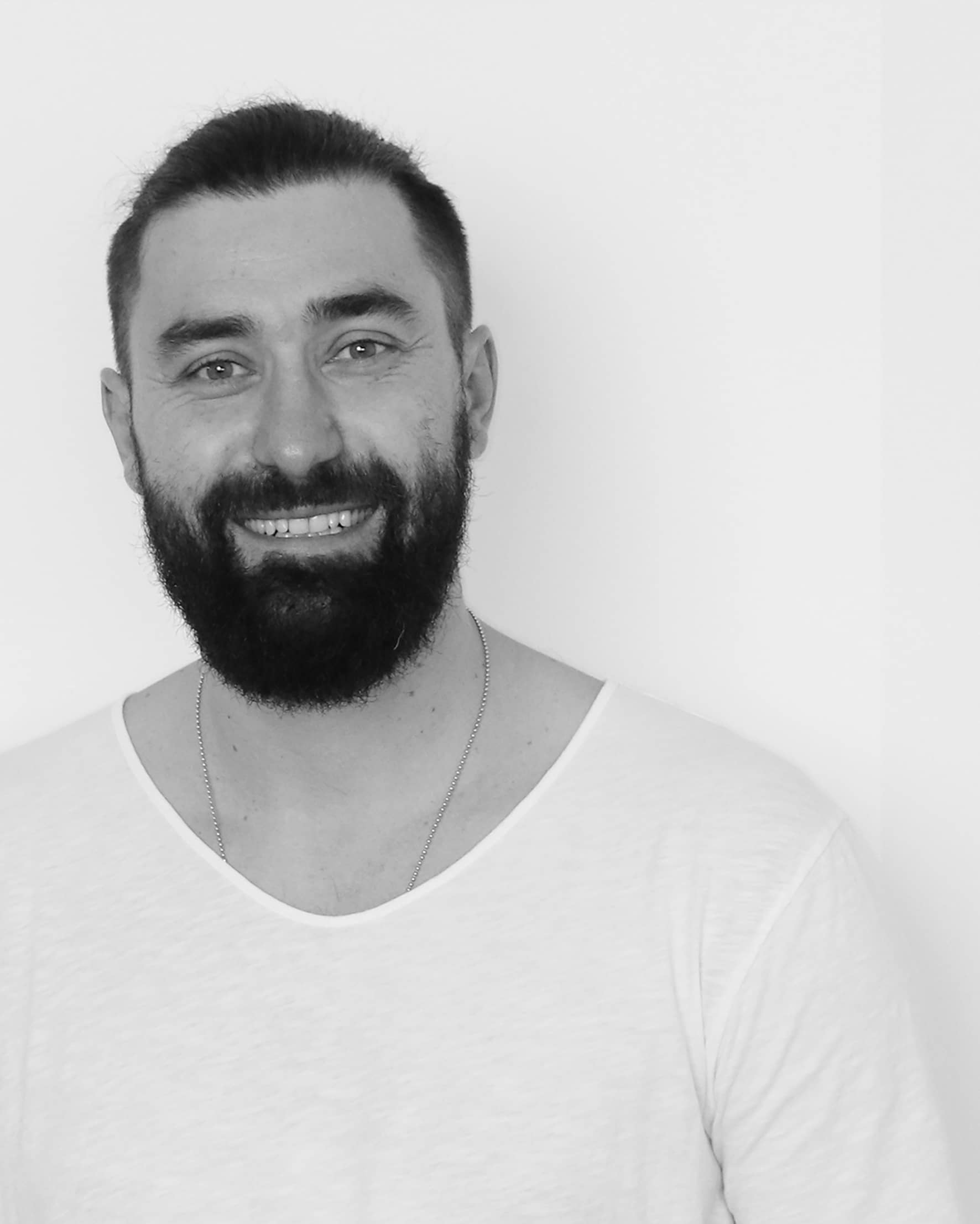 neufinanzkultur-Profilbild-Patrick-Broeckel neuefinanzkultur Immobilien kaufen bauen finanzierungen Versicherung Team Patrick