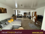 Wohnzimmer - Wunderschöne Sanierte 4 Zimmer- Wohnung mit Balkon