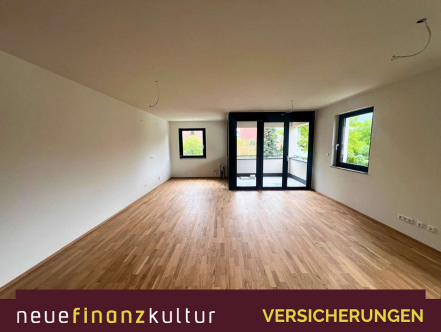 Großzügige 4-Zimmer-Wohnung mit Balkon & Tiefgarage, 72587 Römerstein, Etagenwohnung