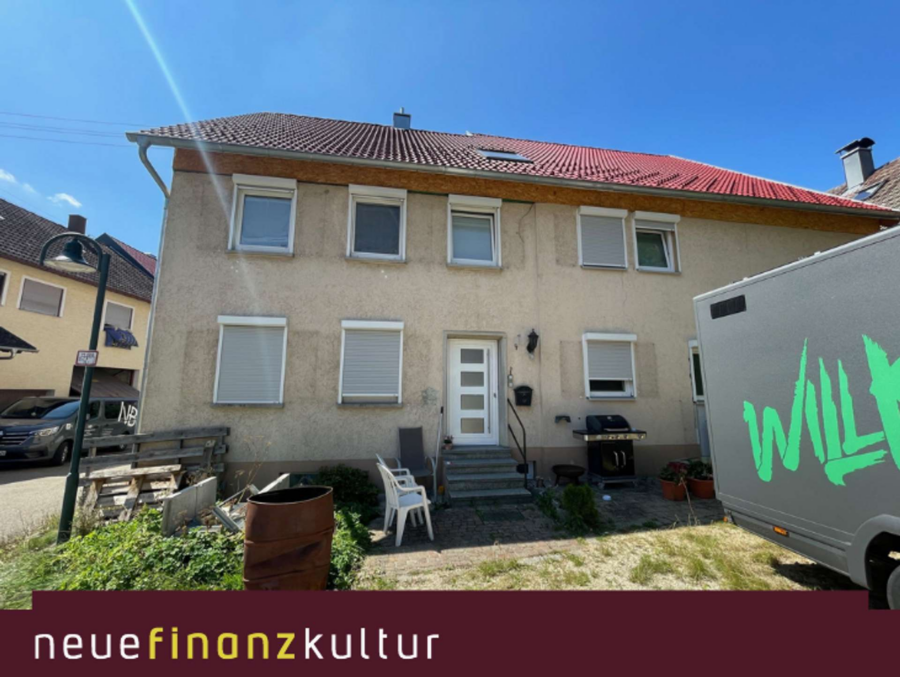 🏡 Charmante 4-Zimmer-Wohnung mit Dachboden & 3 Stellplätzen in Römerstein, 72587 Römerstein, Etagenwohnung