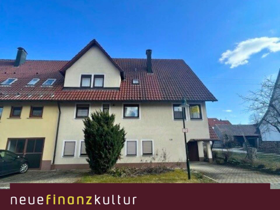 Großzügige Doppelhaushälfte mit Gartenidylle und 3 Balkonen, 72587 Römerstein, Doppelhaushälfte