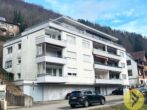 Hausansicht - 🏡 Sonnige 3-Zimmerwohnung mit großem Balkon & Garage in attraktiver Lage!